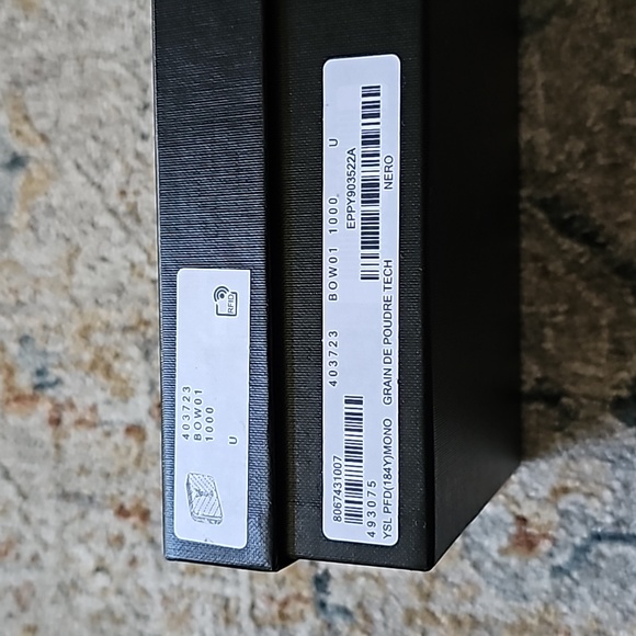 Saint Laurent Vicky lambskin trifold wallet - Picture 10 of 11